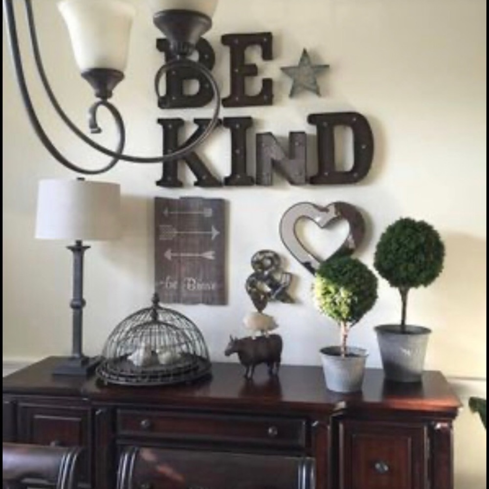 Wall grouping “Be Kind , be brave &💚”